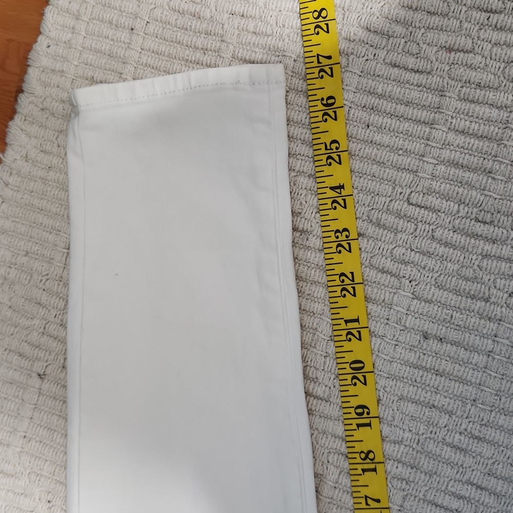 American Eagle White skinny jeans